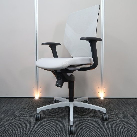 【中古】イン(IN) ウィルクハーン(Wilkhahn) 肘付き トリメンション 中古 0327