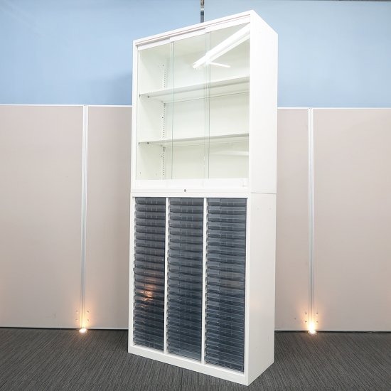 【収納キャビネット】中古オフィス家具<br>【ガラス3枚引き戸＋プラスチック引き出し書庫】<br>■オカムラ／レクトライン
