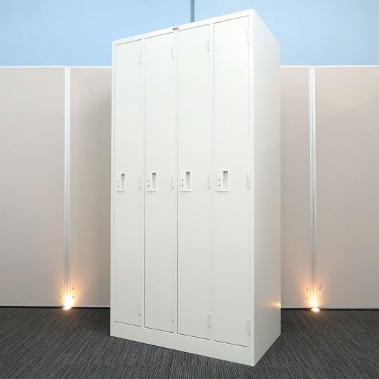 【全ての扉にスペアキー付き！】【お買得！未使用品】【人気のオフホワイト色】NLK／4人用 ロッカー 