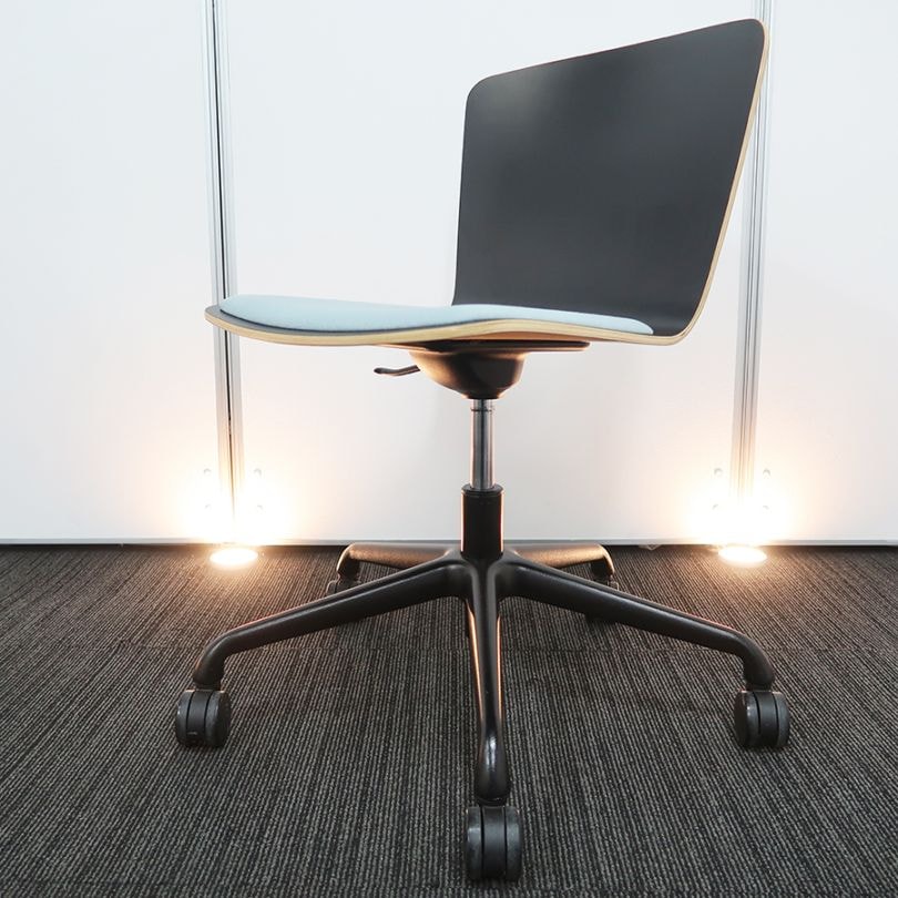 【20%off】ライブス カフェチェア オカムラ(Okamura) 5本脚 昇降機能付 中古 3393