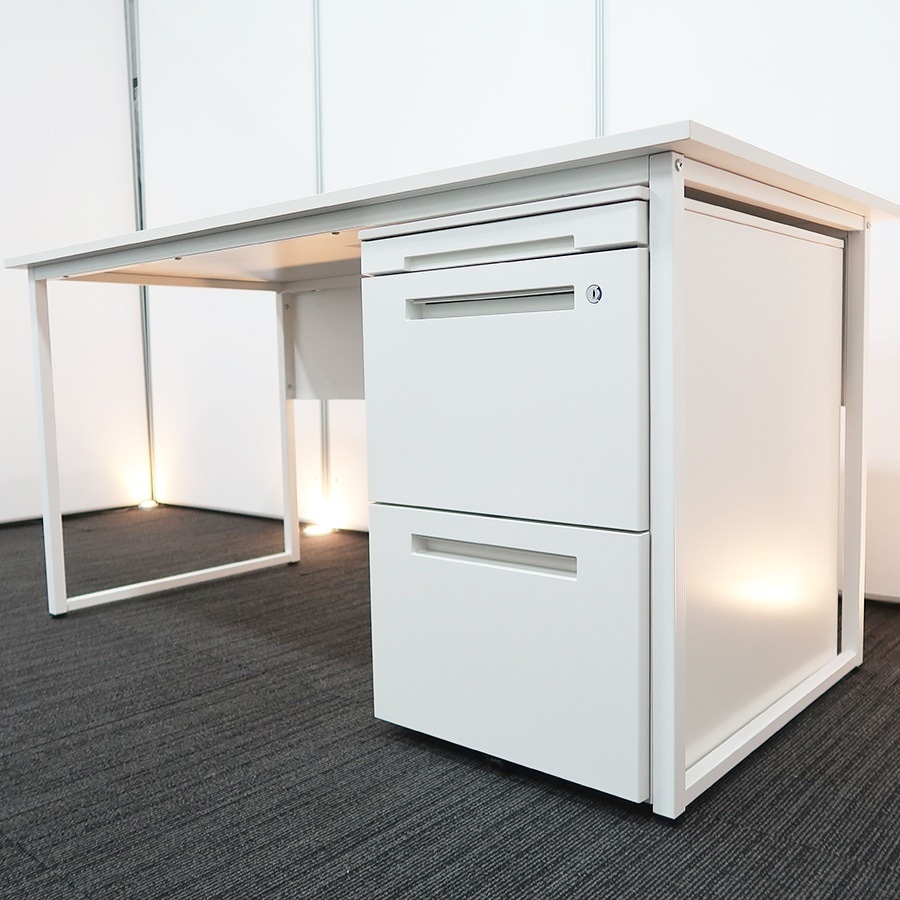 【オフィスデスク】【事務机】【平机＋ワゴンセット】<br>中古オフィス家具<br>■WHW ＋ CZR