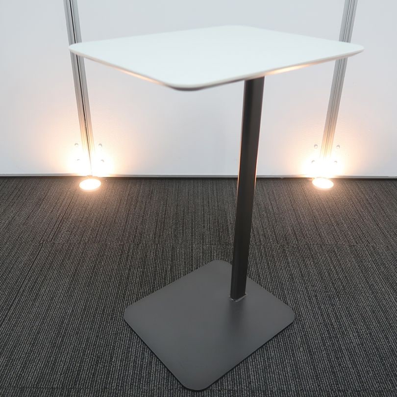 【中古】【台・棚】【サイドテーブル】ウチダ／ピルヴィオ２