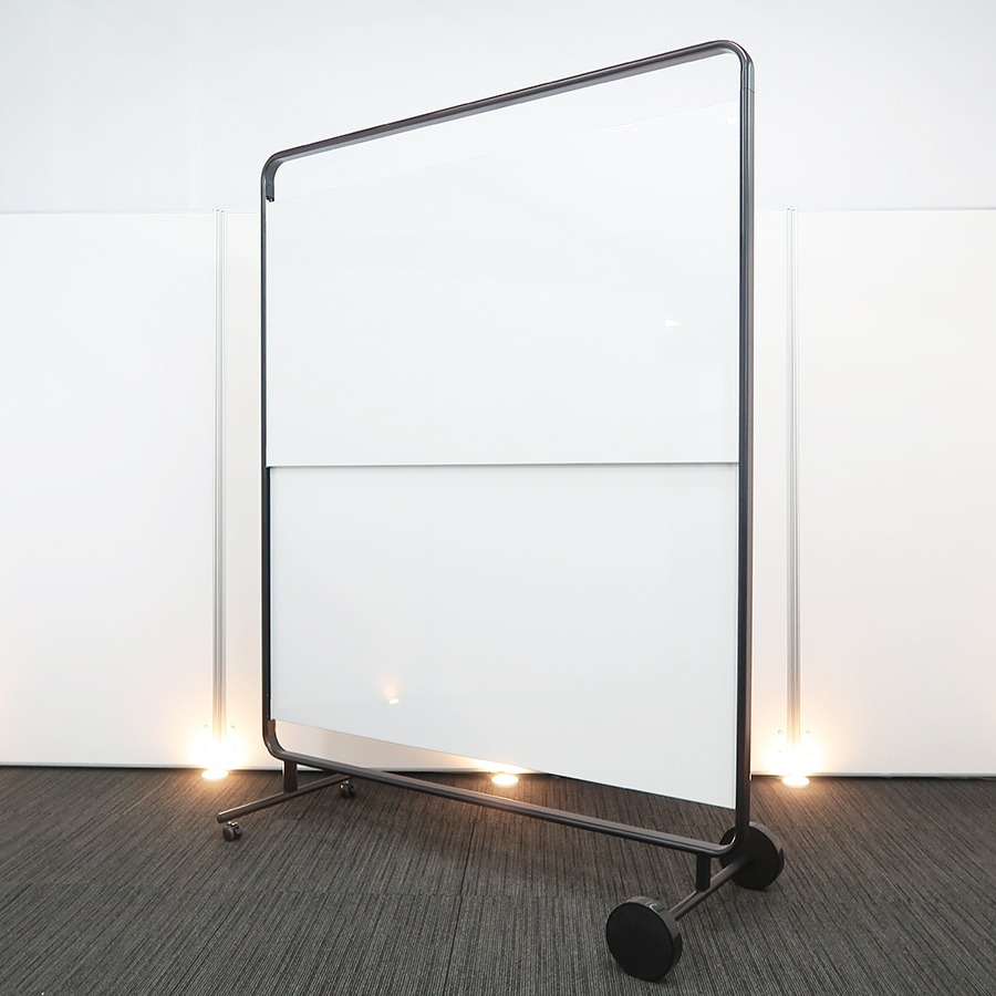 【ホワイトボード】中古オフィス家具<br>【ボード２分割、上下スライド式】<br>■コクヨ／MOBI-bo（ モビーボ ）