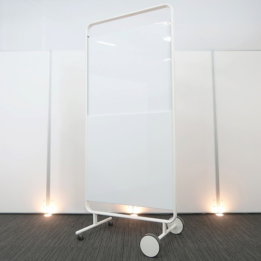 【昇降 ホワイトボード】中古オフィス家具<br>【ボード２分割、上下スライド式】<br>■コクヨ／MOBI-bo（ モビーボ ）