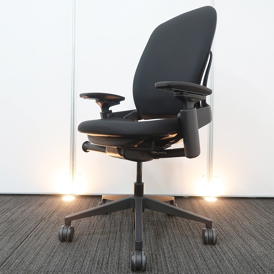 【オフィスチェア】中古オフィス家具<br>■Steelcase（スチールケース）／Leap　V２