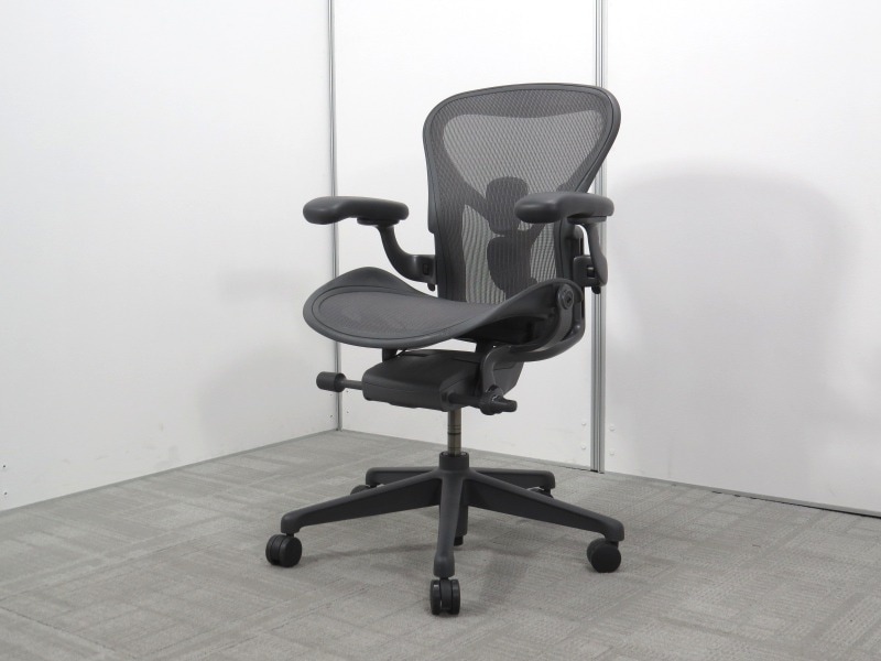 【中古】アーロンチェア ハーマンミラー (Herman Miller) リマスタード ダークカーボンベース Aサイズ 中古 3870