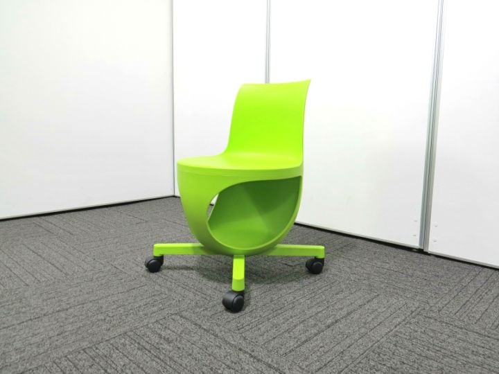 【中古】e-chair(イーチェア) オカムラ ミーティング・多目的チェア グリーン 中古 R4039