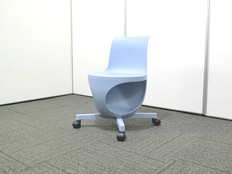【中古】e-chair(イーチェア) オカムラ ミーティング・多目的チェア アイスブルー 中古 R4041