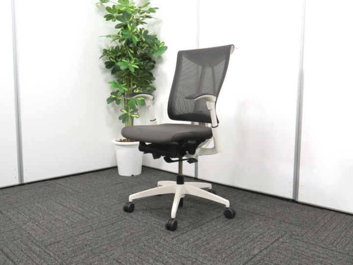 セレーオ イトーキ KF-570JB-WWW2 可動肘 ハンガー付 中古 Y4188