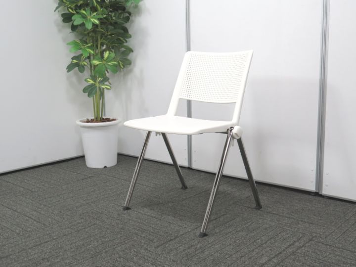 レボリューション チェラントラ スタッキングチェア 中古 Y4201