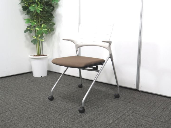 【中古】マノス イトーキ ネスティングチェア 肘付 中古 Y4222