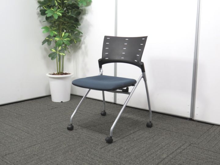 【中古】マノス イトーキ ネスティングチェア ライトインディゴ KLC-310CB-T1N3 R4307