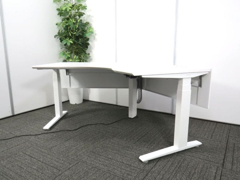 【中古】スイフト オカムラ 120°ブーメラン電動昇降デスク 3S17SP-2763 中古オフィス家具 Y4805