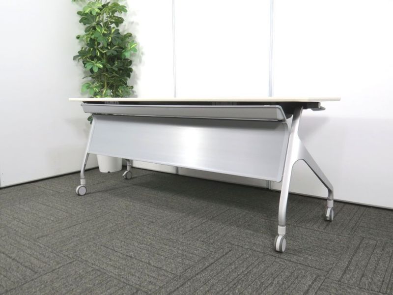 【中古】 エピファイ コクヨ 1860 幕板 棚 電源タップ付 平行スタックテーブル KTP-1008 中古オフィス家具 S4812