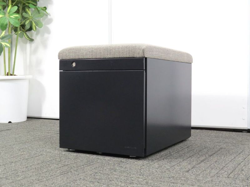 【中古】スツールワゴン オカムラ ブラック  中古オフィス家具 R4813