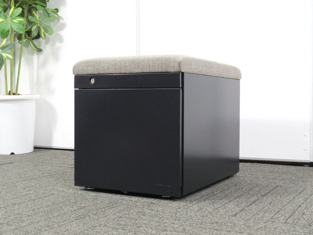 【中古】スツールワゴン オカムラ ブラック  中古オフィス家具 R4813