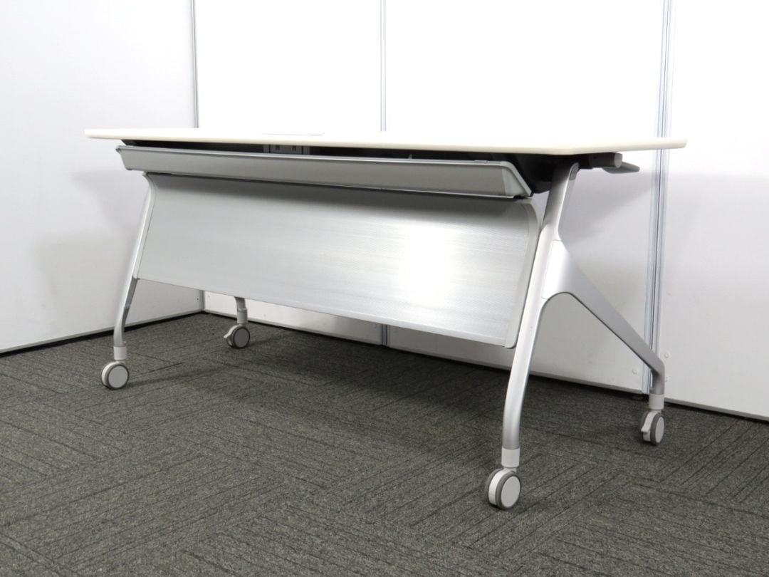 【中古】 エピファイ コクヨ 1560 幕板 棚 電源タップ付 平行スタックテーブル KTP-1005 中古オフィス家具 S4876