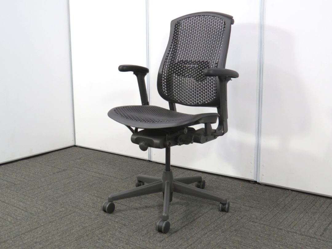 【中古】セラチェア ハーマンミラー 可動肘 グラファイト 中古オフィス家具 R4992
