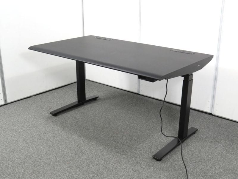 中古】ストライカースイフト オカムラ 電動昇降デスク スムース