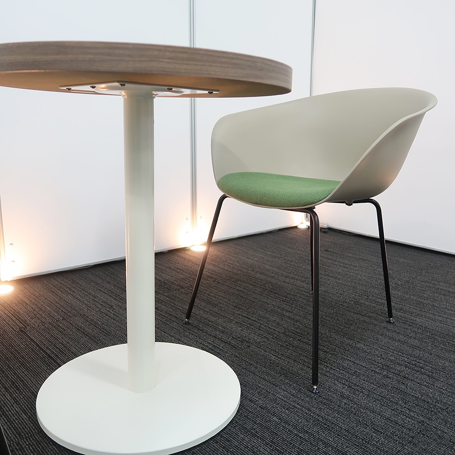 オカムラ テーブル&チェア2脚セット ※2400010434198