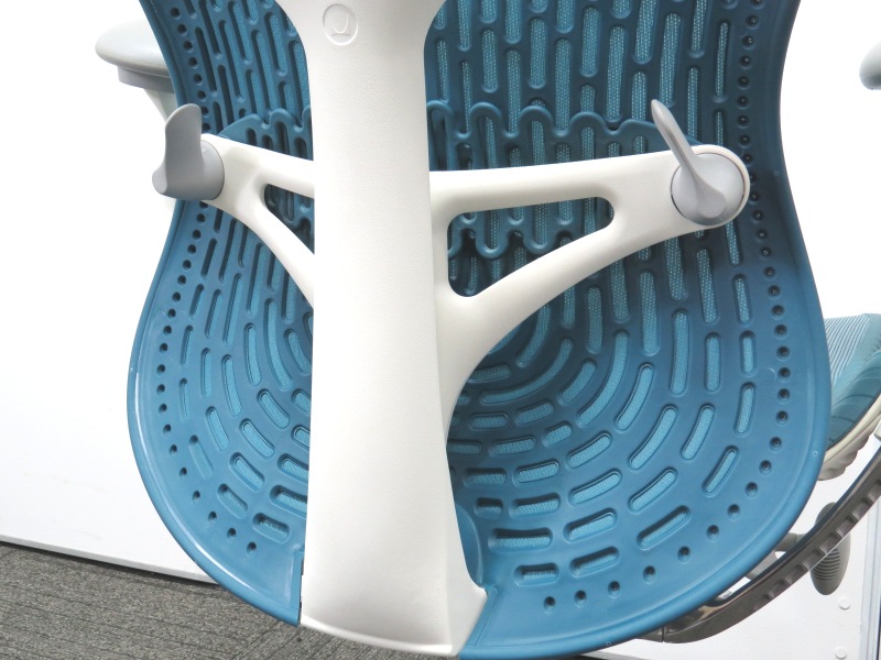 中古】ミラ2チェア ハーマンミラー ターコイズブルー 中古オフィスチェア