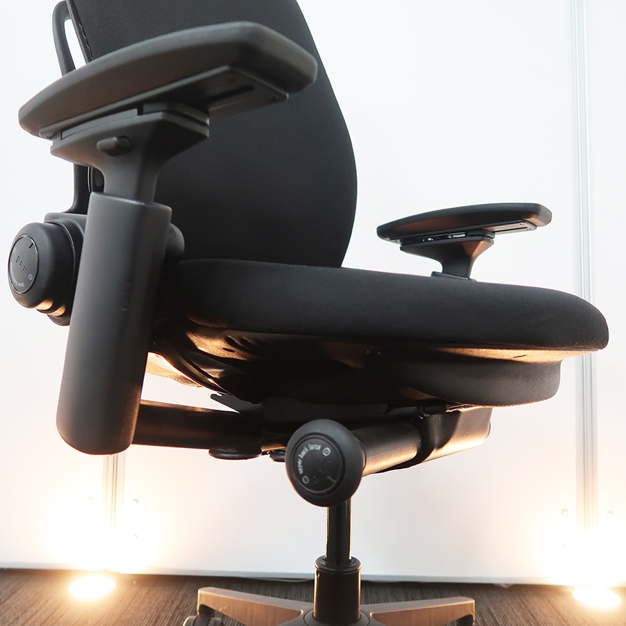 中古 Steelcase製　エグゼブティブチェア（0643WK）　ブラック　P0914-06　松戸店舗 Steelcase 日本公式 オンラインショップ – Steelcase (スチールケース