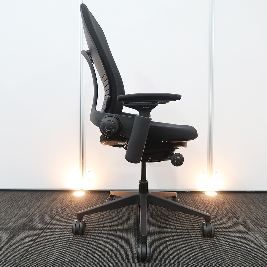 高品質でお買い得。中古オフィス家具【チェア（イス）】Steelcase
