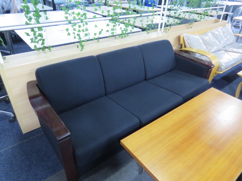 11月15日まで出品予定現地引取り 【中古】応接ソファ4点セット　イトーキ オフィス家具リサイクルミラクル福岡店 / 【中古】応接4点セット