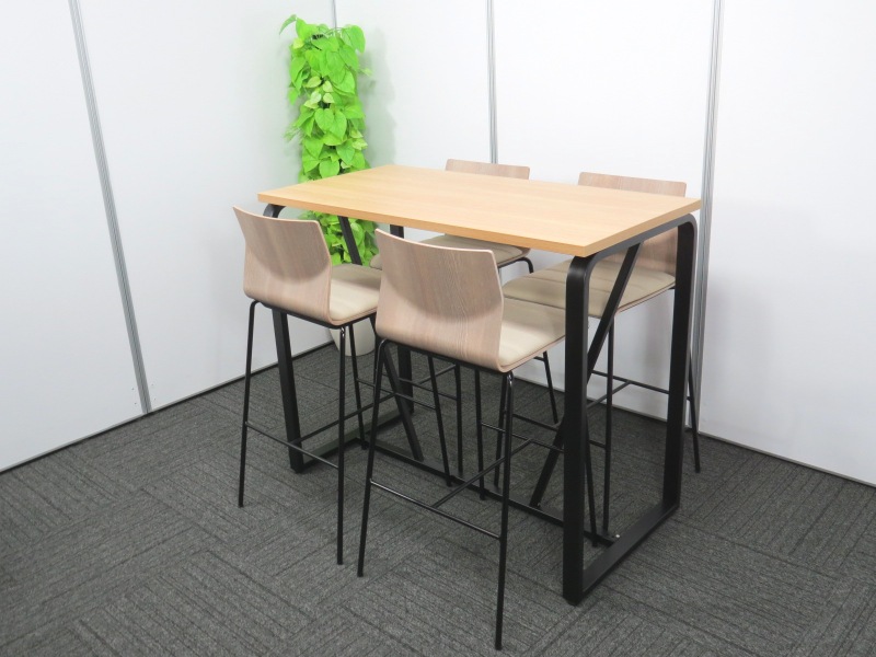 ハイテーブル＋ハイチェア オカムラスイープ4脚セット 中古オフィス家具