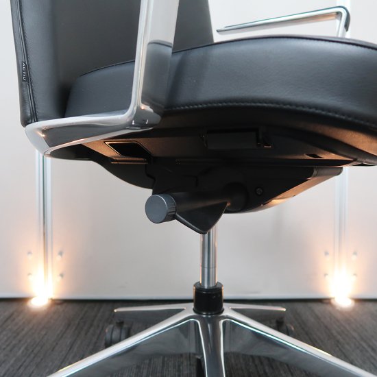 ■G532■展示品■ACTIU/アクティウ■スペイン■TNK■デスクチェア■オフィスチェア■メッシュ■レッド/赤■スタイリッシュモダン■ Multi purpose chairs