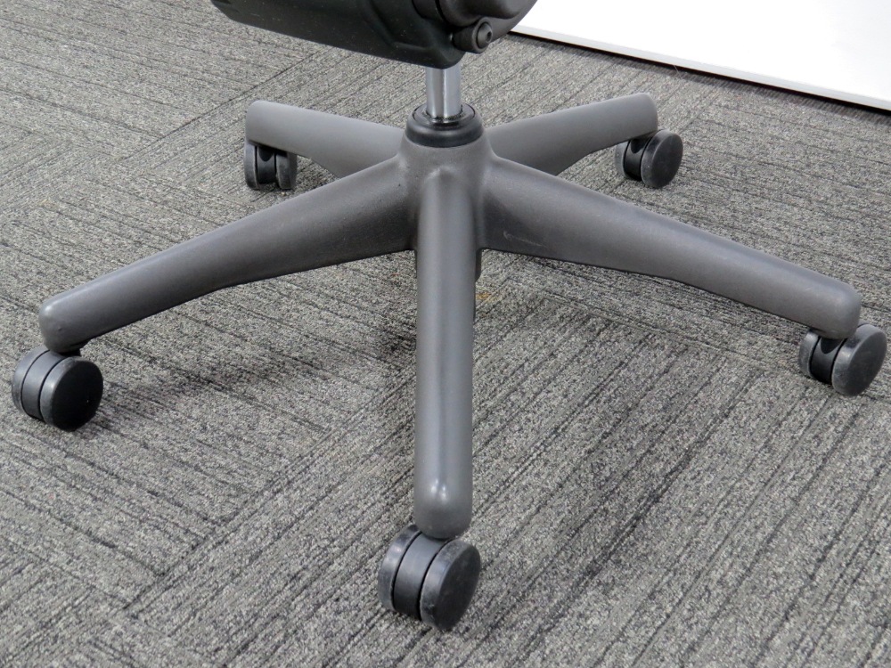 中古】アーロンチェア ハーマンミラー スタンダード Bサイズ 固定肘