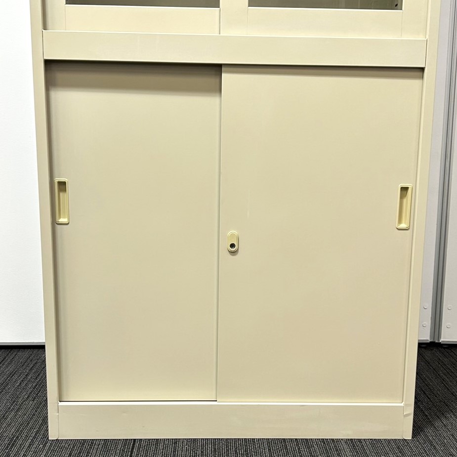 JF-1 【オフィス家具専門店】生興のガラス扉書庫です！　R4.6/14時点　在庫数2点有り JF-1 【オフィス家具専門店】生興のガラス扉書庫です！ R4.6/14時点