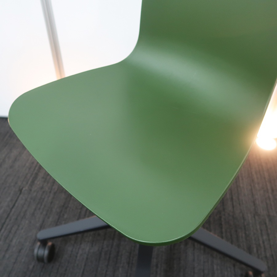 【美品】vitra/ヴィトラ　HAL/ハル　ビジネス/デスクチェア Vitra HAL RE Studio / ヴィトラ ハル RE スタジオ - インテリア・家具