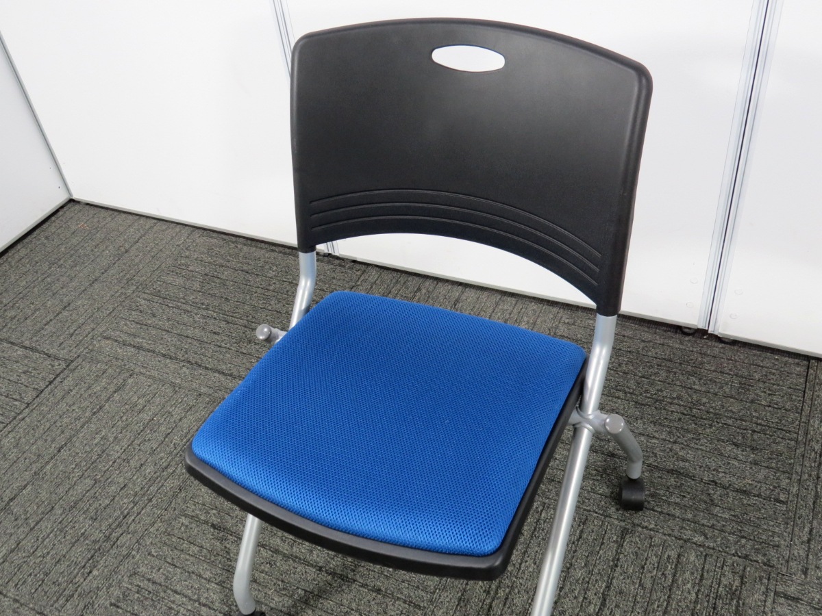 中古】ネスティングチェア 藤沢工業 平行スタックタイプ キャスター