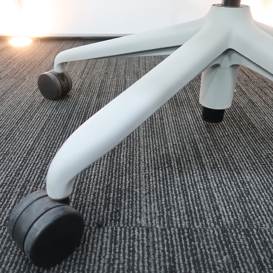 高品質でお買い得。中古オフィス家具【チェア（イス）】Herman Miller