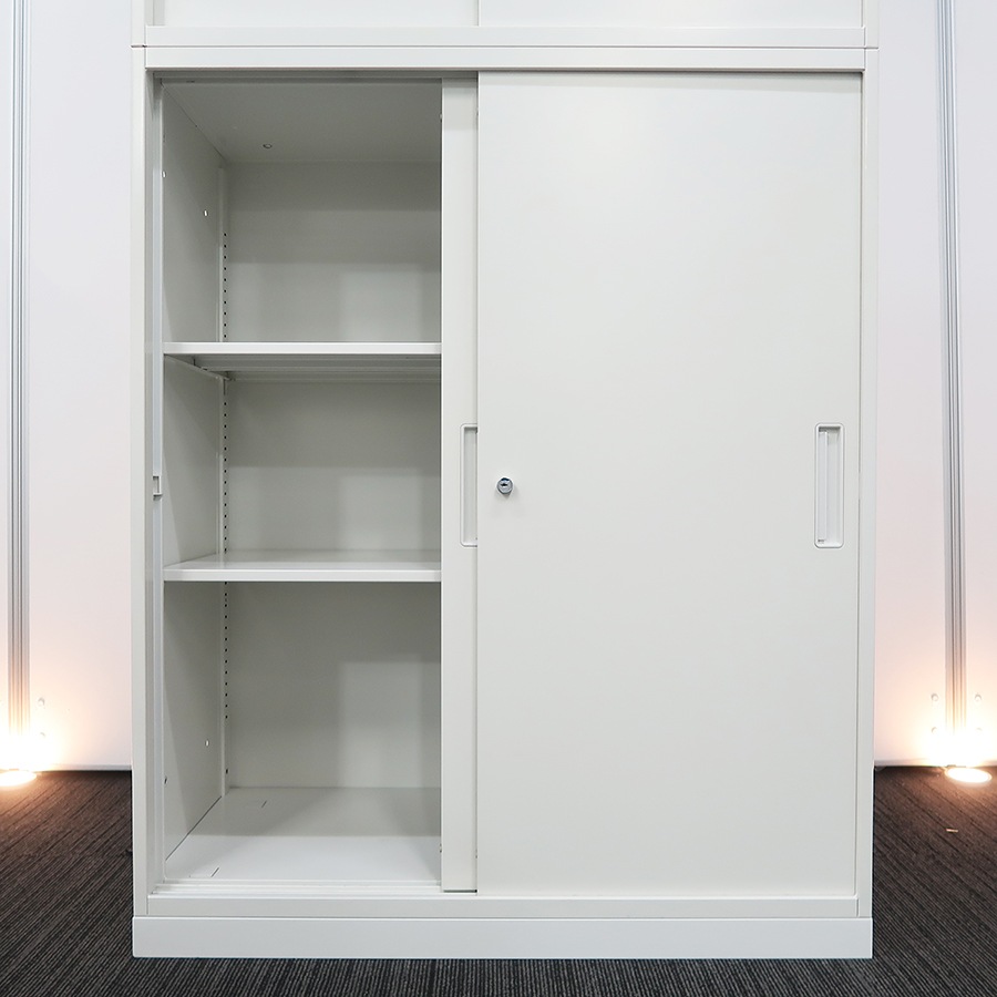 高品質でお買い得。中古オフィス家具【書庫（キャビネット）】ナイキ／CW
