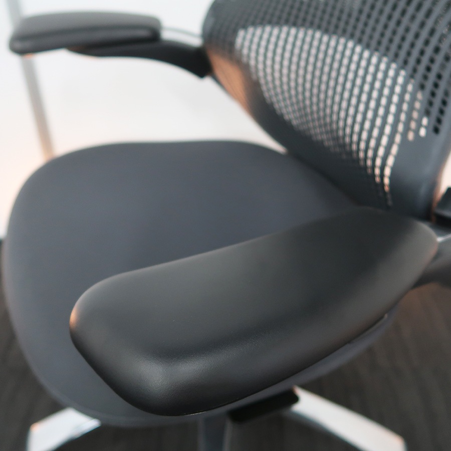 美品　knoll ノール　ジェネレーション　デスクチェア　椅子　ゲーミングチェア 高品質でお買い得。中古オフィス家具【チェア（イス）】Knoll（ノル