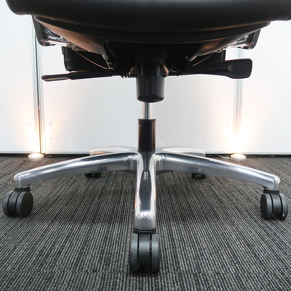 高品質でお買い得。中古オフィス家具【会議テーブル】＋【チェア