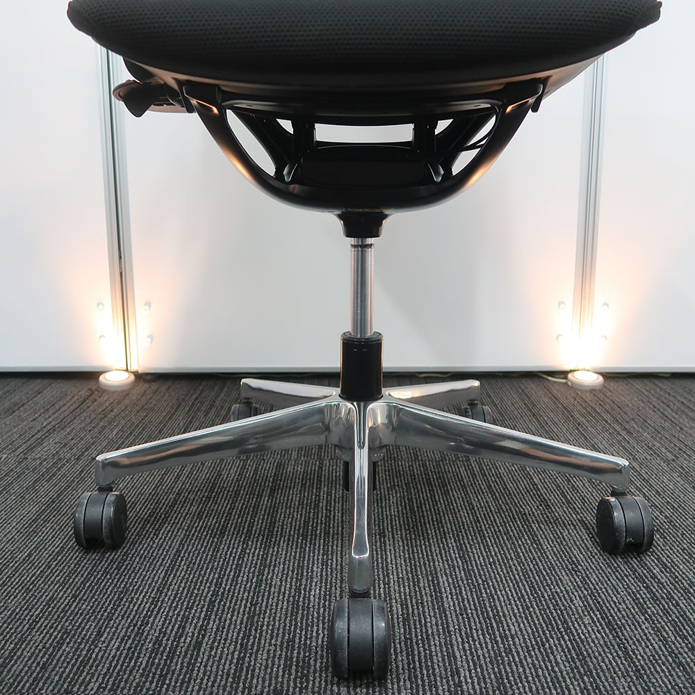 高品質でお買い得。中古オフィス家具【会議テーブル】＋【チェア