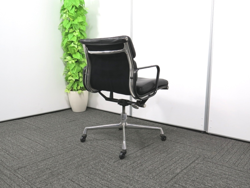 ハーマンミラー ヴィンテージ イームズ ソフトパッド チェア 4本脚 中古】ハーマンミラー イームズ ソフトパッドグループ