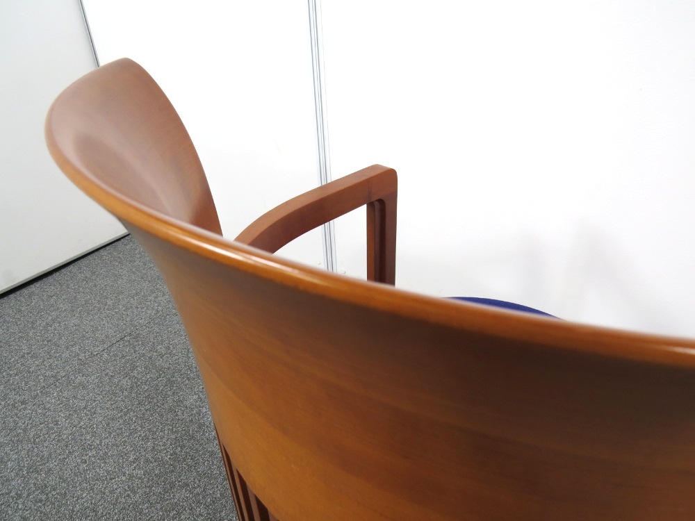 Cassina カッシーナ フランク ロイド ライト バレルチェア 1 中古】バレルチェア Cassina/カッシーナ フランク ロイド ライト №1