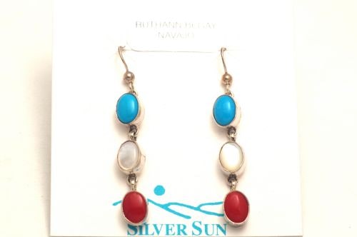 ナバホピアス Ruth Ann Begay作 《ターコイズ&マザーオブパール&コーラル》