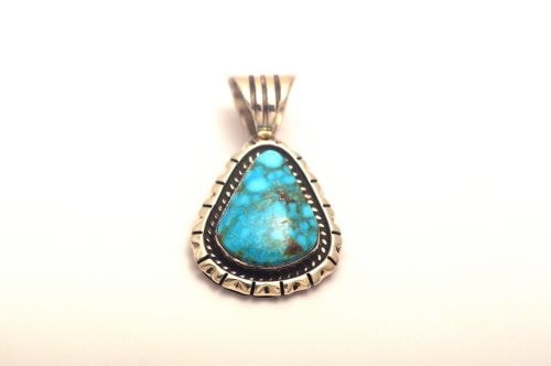 ナバホペンダント ケビン・ラモーン作 《キングマン》