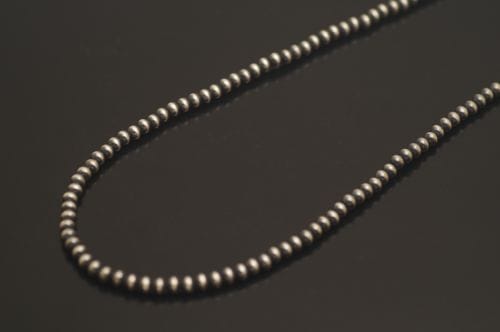 ネイティブチェーン 51cm 《ナバホパール/シャイニー/3mm玉》