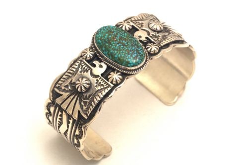 【POWWOWナゲッツ】 ナバホバングル ダレル・キャドマン作 《サンダーバード&キングマンブラックウェブ》 内周17cm