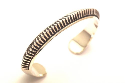 ナバホバングル ライル・セカテロ作 《トライアングルワイヤー/ヘビーゲージ&ワイド》 内周17.0cm