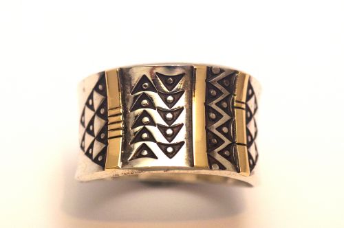 ナバホリング ノルバート・ペシュラカイ作 《スタンプワーク/14K/幅広》 18号