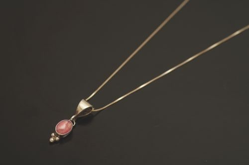 ナバホ・プチネックレス　《ロードクロサイト/プチサイズ》　シルバーチェーン付き