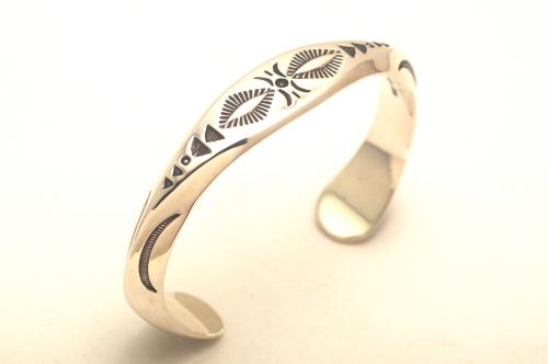 ナバホバングル　ライル・セカテロ作　《NEWスタイル/ヘビーゲージ》 内周17.8cm