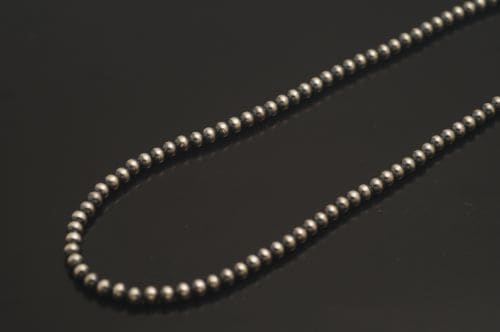 ネイティブチェーン　56cm　《ナバホパール/シャイニー/4mm玉》